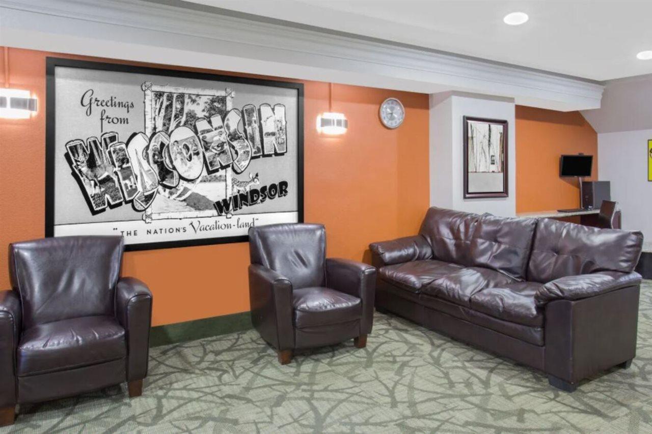 Готель Super 8 By Wyndham Windsor/Madison North Екстер'єр фото