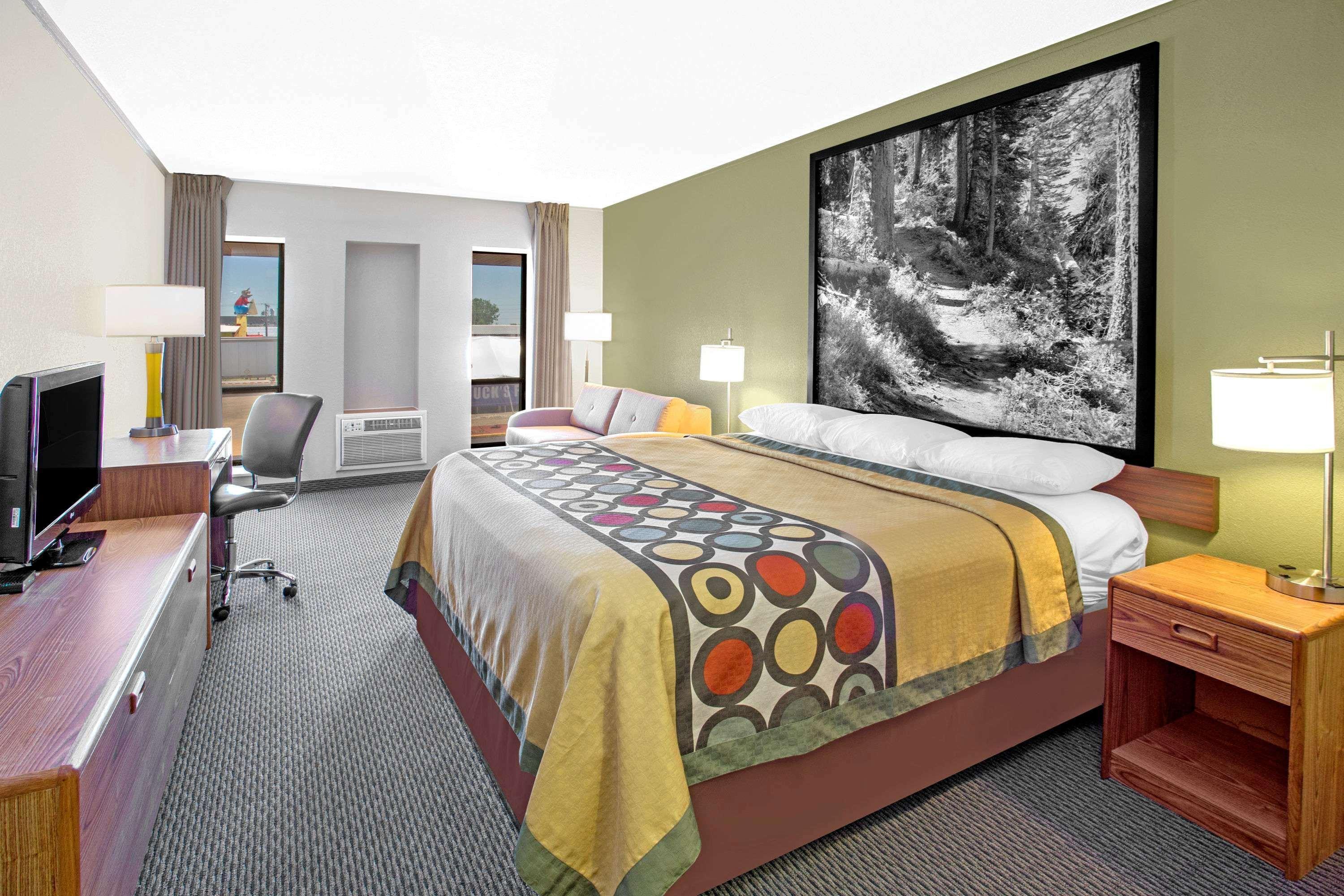 Готель Super 8 By Wyndham Windsor/Madison North Екстер'єр фото