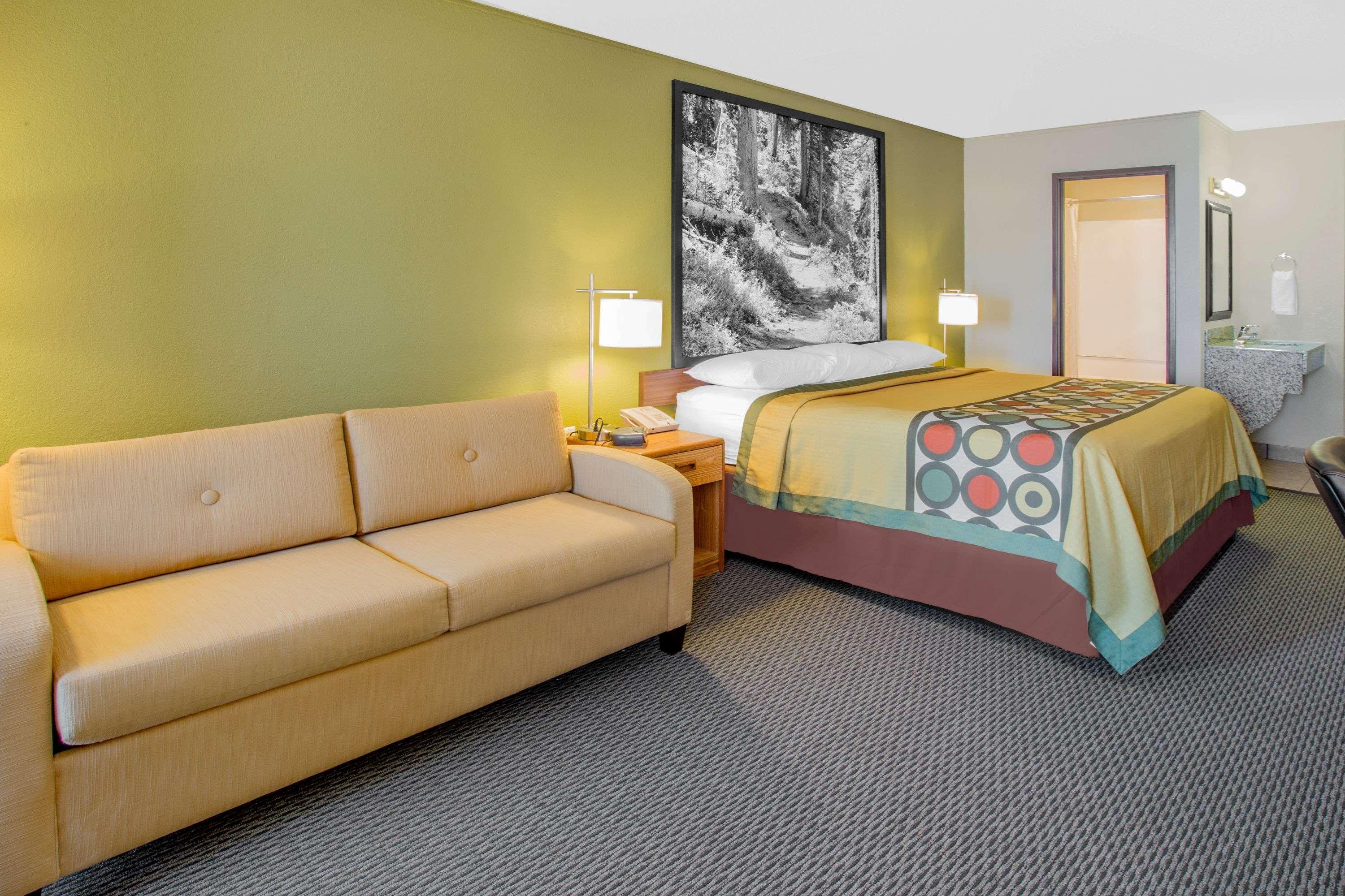 Готель Super 8 By Wyndham Windsor/Madison North Екстер'єр фото