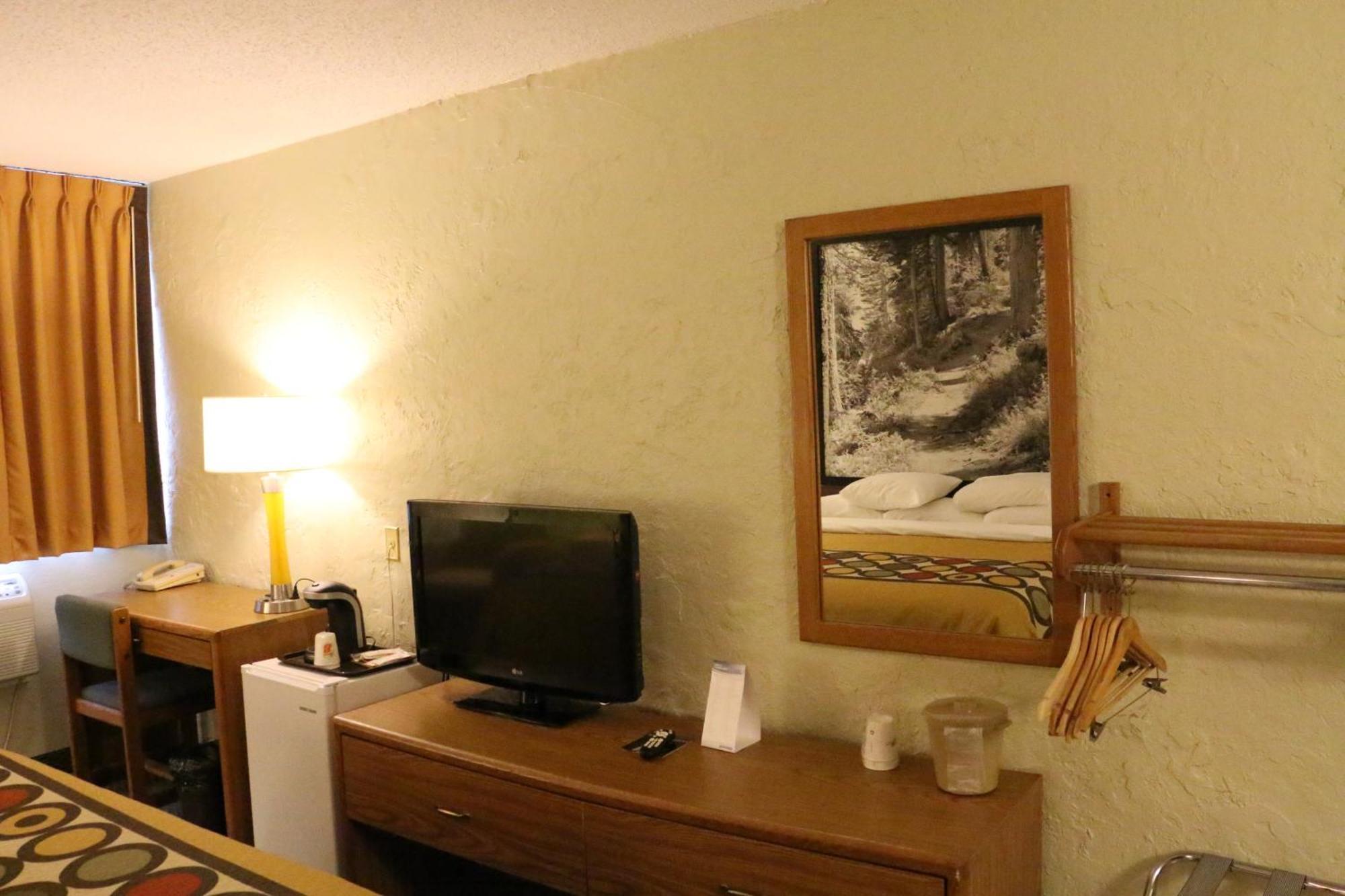 Готель Super 8 By Wyndham Windsor/Madison North Номер фото